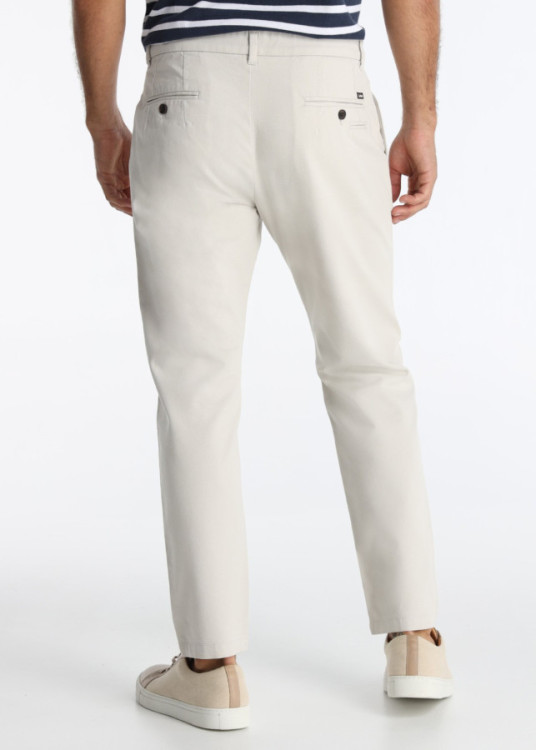 Pantalón Chino Recto En Tejido Dobby Con Relieve Técnico Blanco