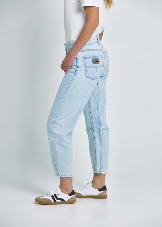 Jeans Mom Fit Tiro Largo Diseño Piezas Azul