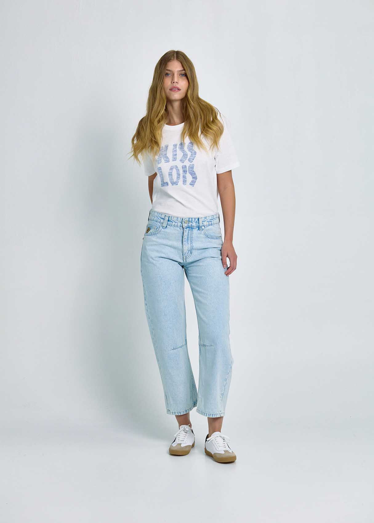 Jeans Mom Fit Tiro Largo Diseño Piezas Azul