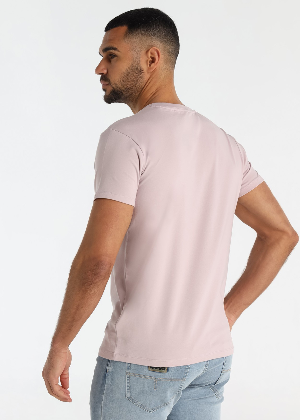Camiseta Slim Elástica Bordado Pecho Rosa