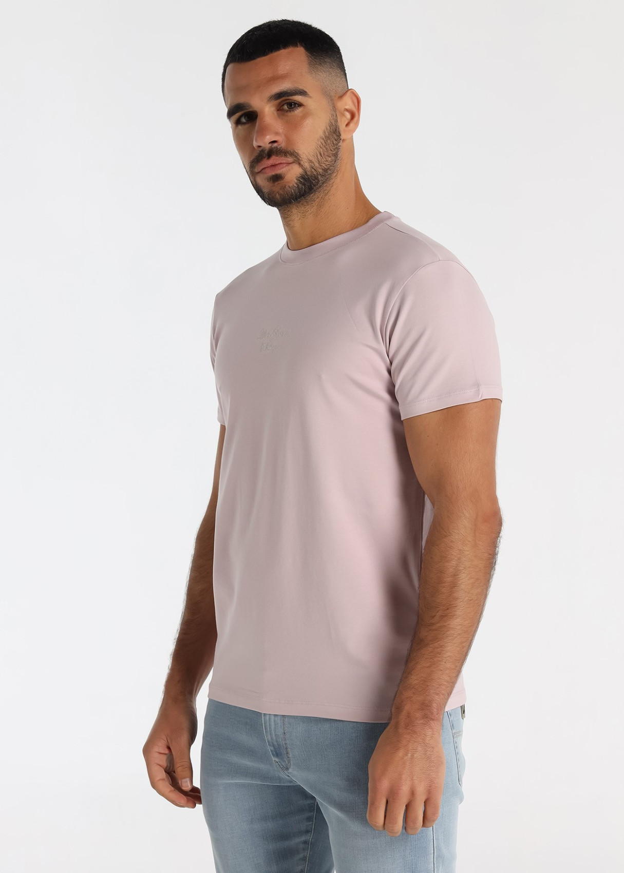 Camiseta Slim Elástica Bordado Pecho Rosa
