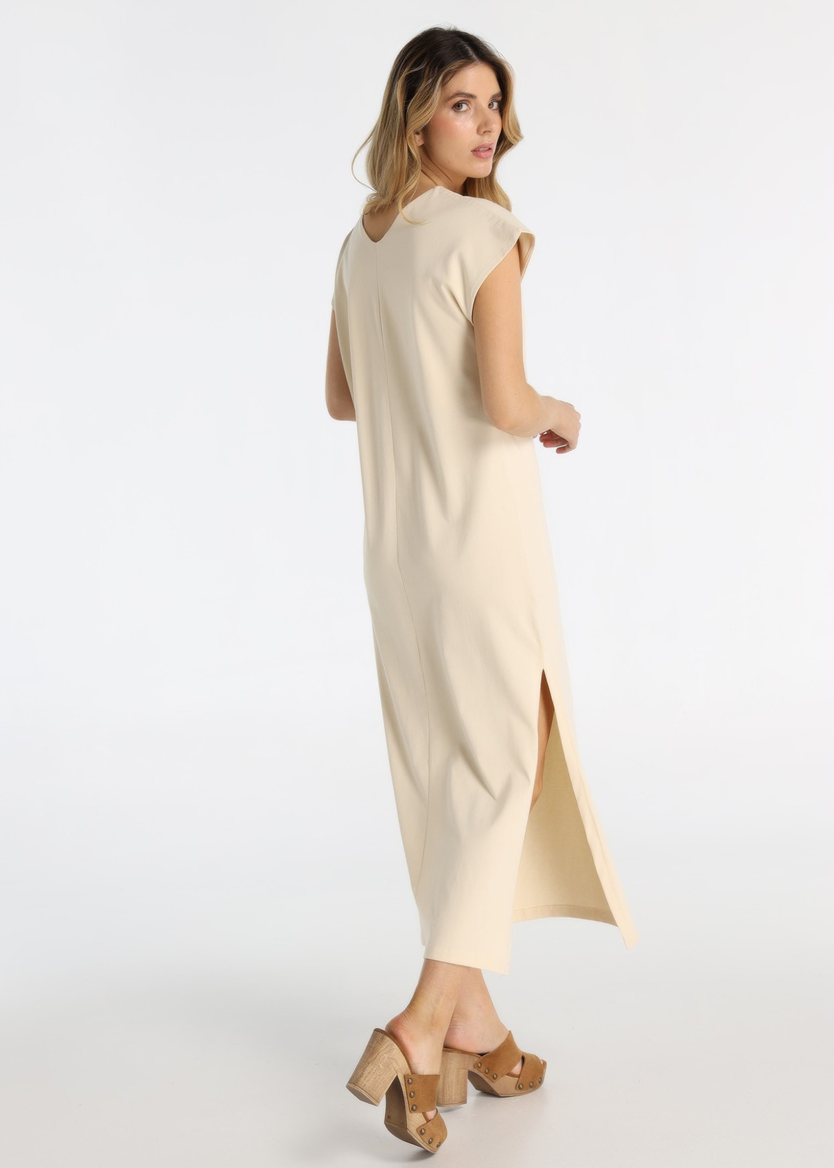 Vestido MIDI Aberturas Estratégicas Punto Suave Beige