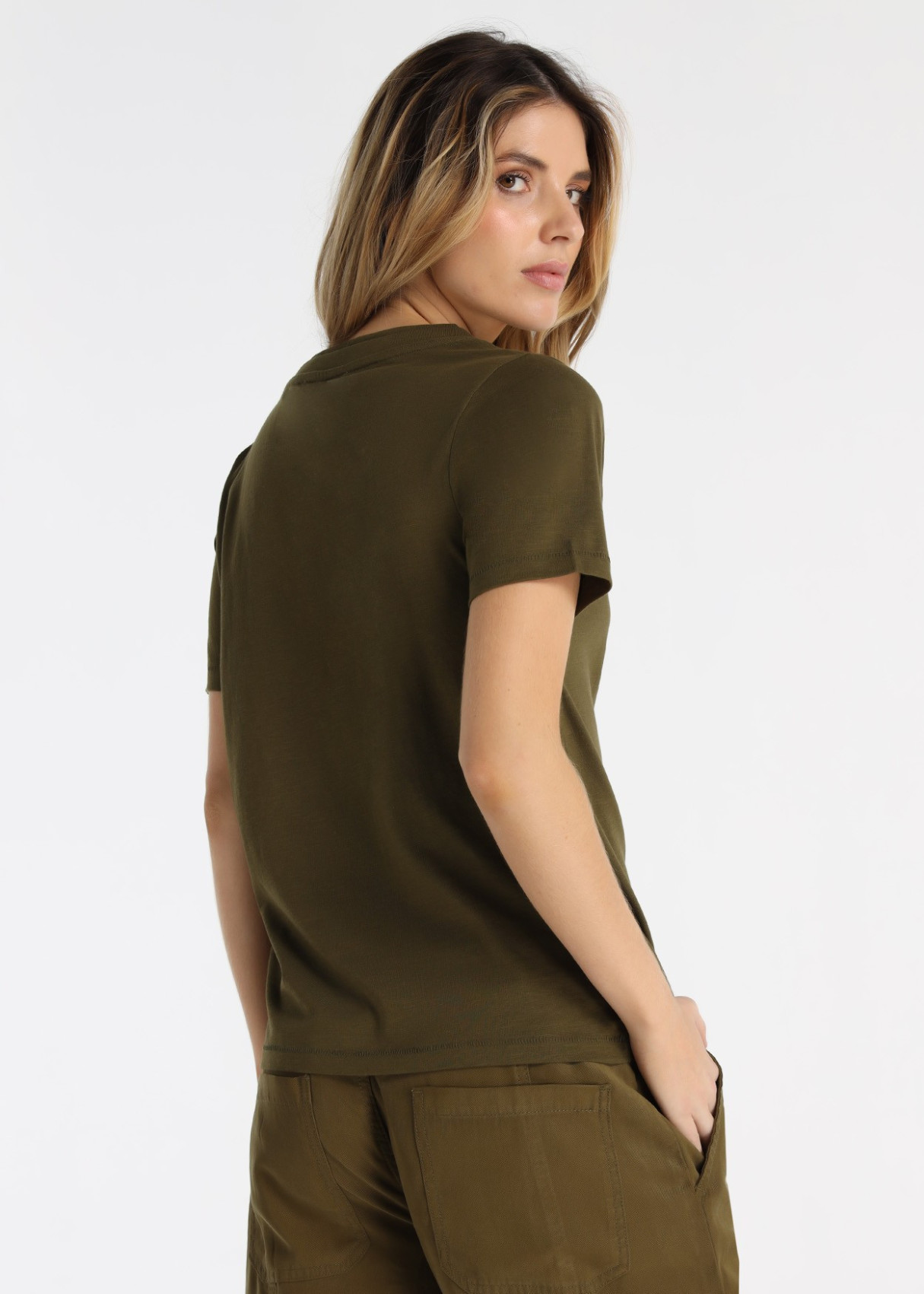 Camiseta Algodón Doble Cuello Rib Verde