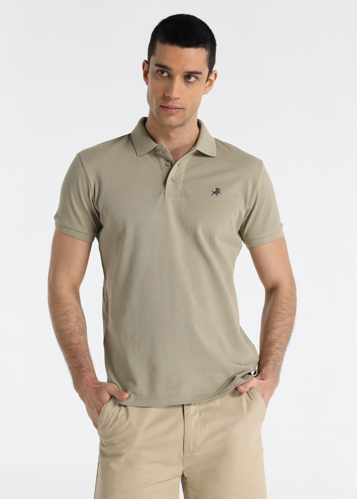 Polo Piqué Básico Bordado Logo Toro Verde