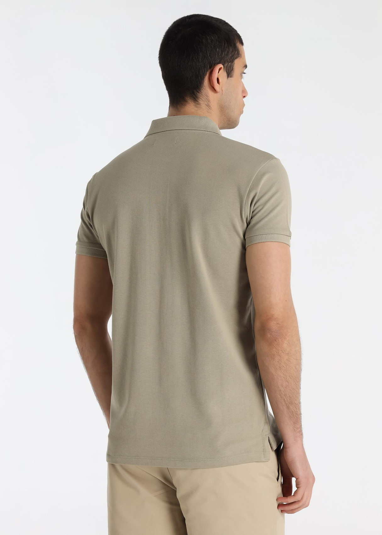 Polo Piqué Básico Bordado Logo Toro Verde