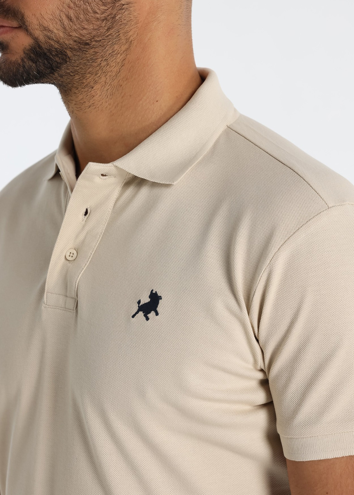 Polo Piqué Básico Bordado Logo Toro Beige
