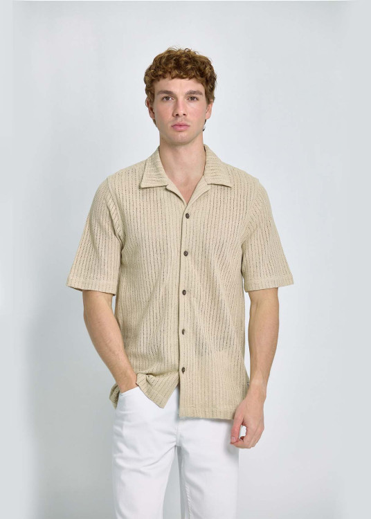 Camisa Tipo Polera Con Textura Especial En Color Beige