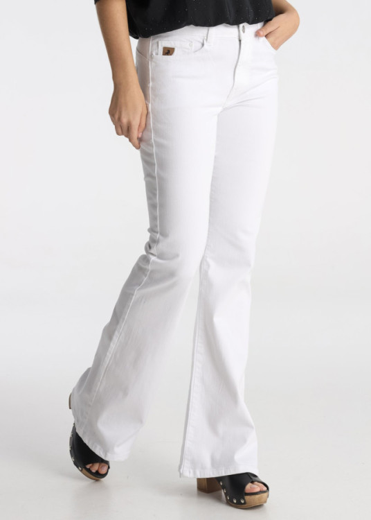 Jeans Flare Push Up Tiro Muy Corto Blanco