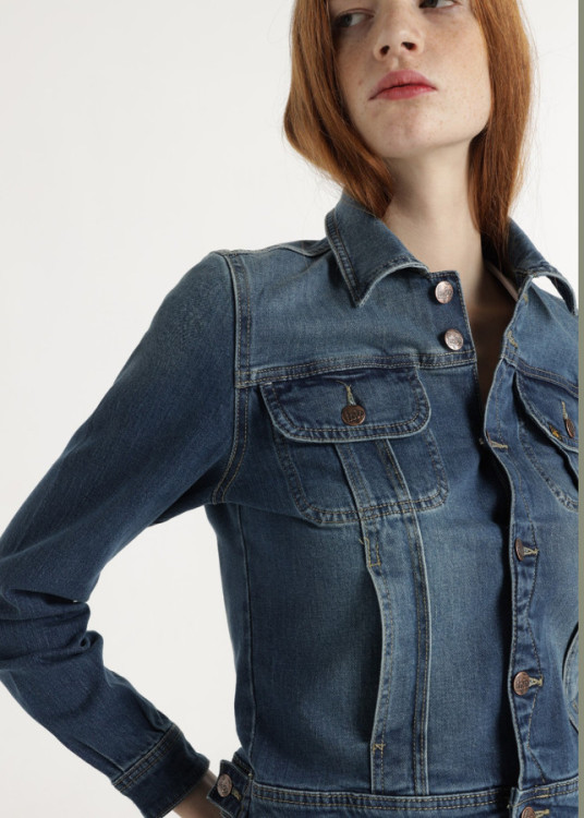 Cazadora básica Denim efecto desgastado azul
