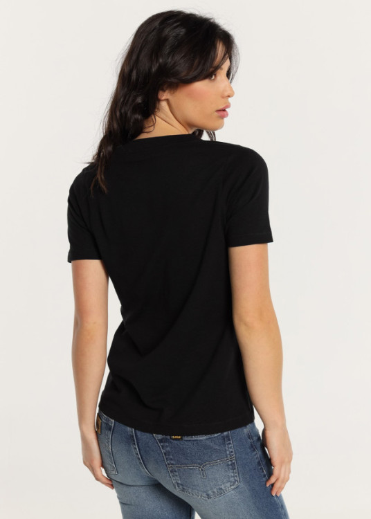 Camiseta manga corta Cuello Pico Básica negra