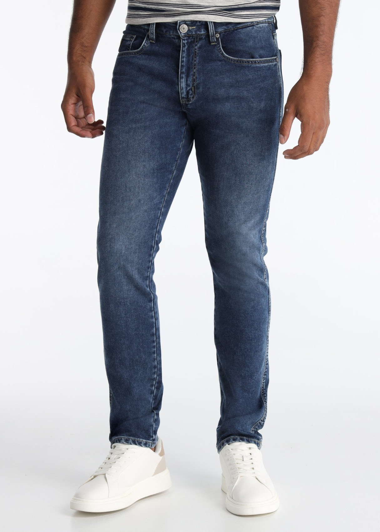Vaqueros Straight Tejido Especial Microtextura Azul