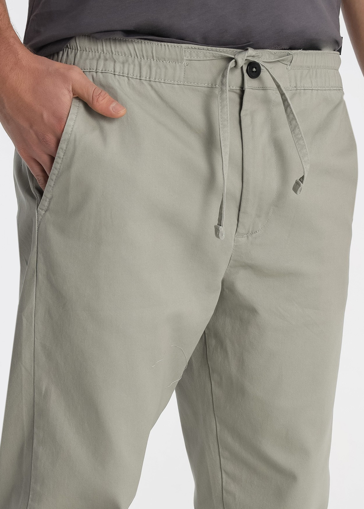 Pantalón Jogger Con Estructura Y Cintura Ajustable Verde