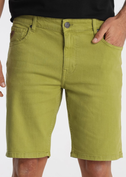 Bermuda Slim De Algodón En Sarga De Color Verde