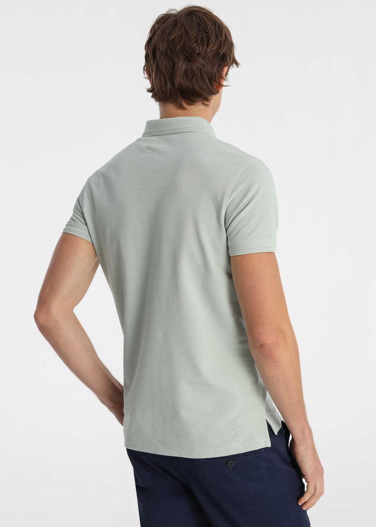 Polo De Piqué Premium Con Parche Logo En Color Verde