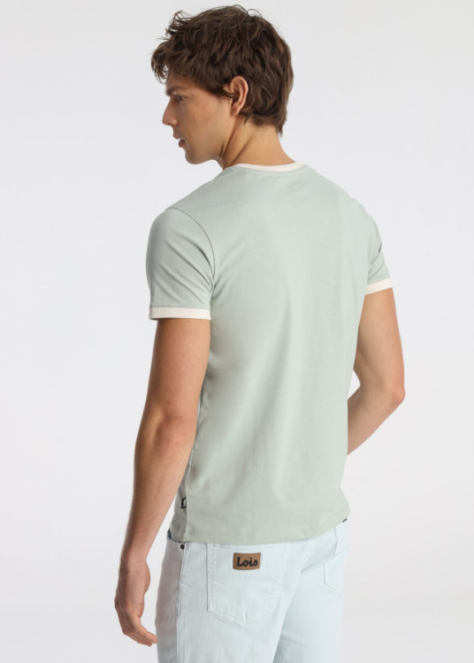 Camiseta Con Logotipo Tipográfico En Color Verde