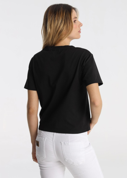 Camiseta Cuello Spoon Gráfica " &" Tipográfica Negro