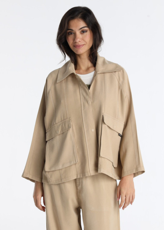 Cazadora De Estilo Cargo Con Cortes Y Bolsillos