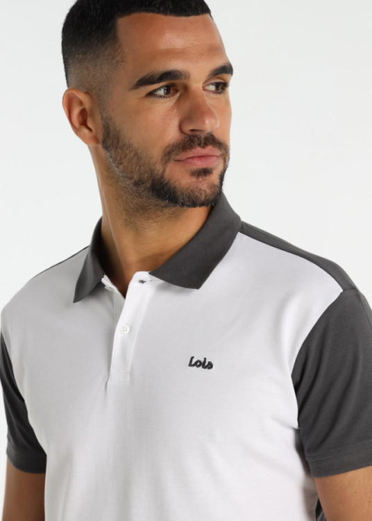 Polo De Algodón Con Bordado Negro Sobre Fondo Gris