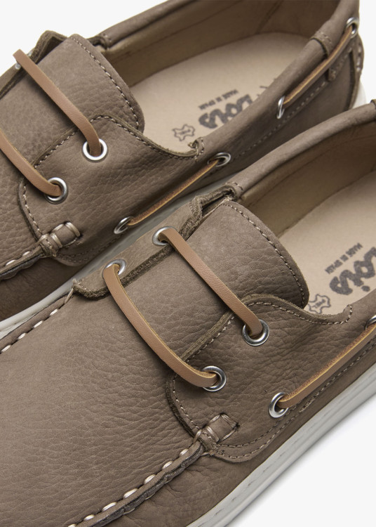 Náuticos Piel Nobuck cordones marrón