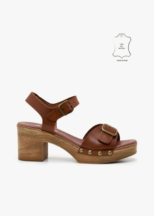 Sandalias tacón de piel vacuna doble hebilla marrón