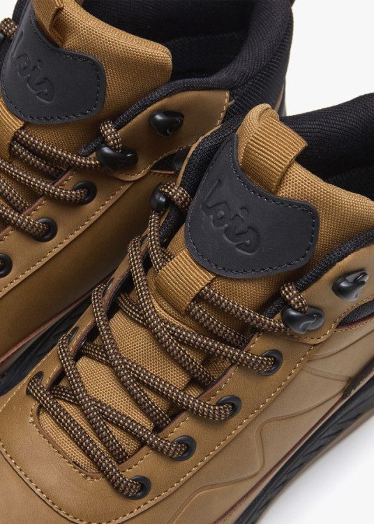Botin Outdoor Waterproof cordoneas marrón