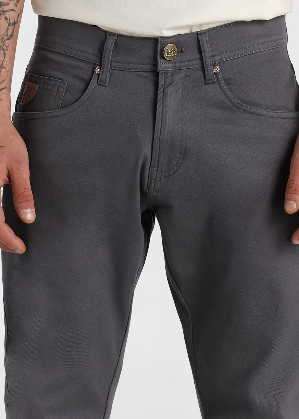 Vaqueros regular fit cintura media grises