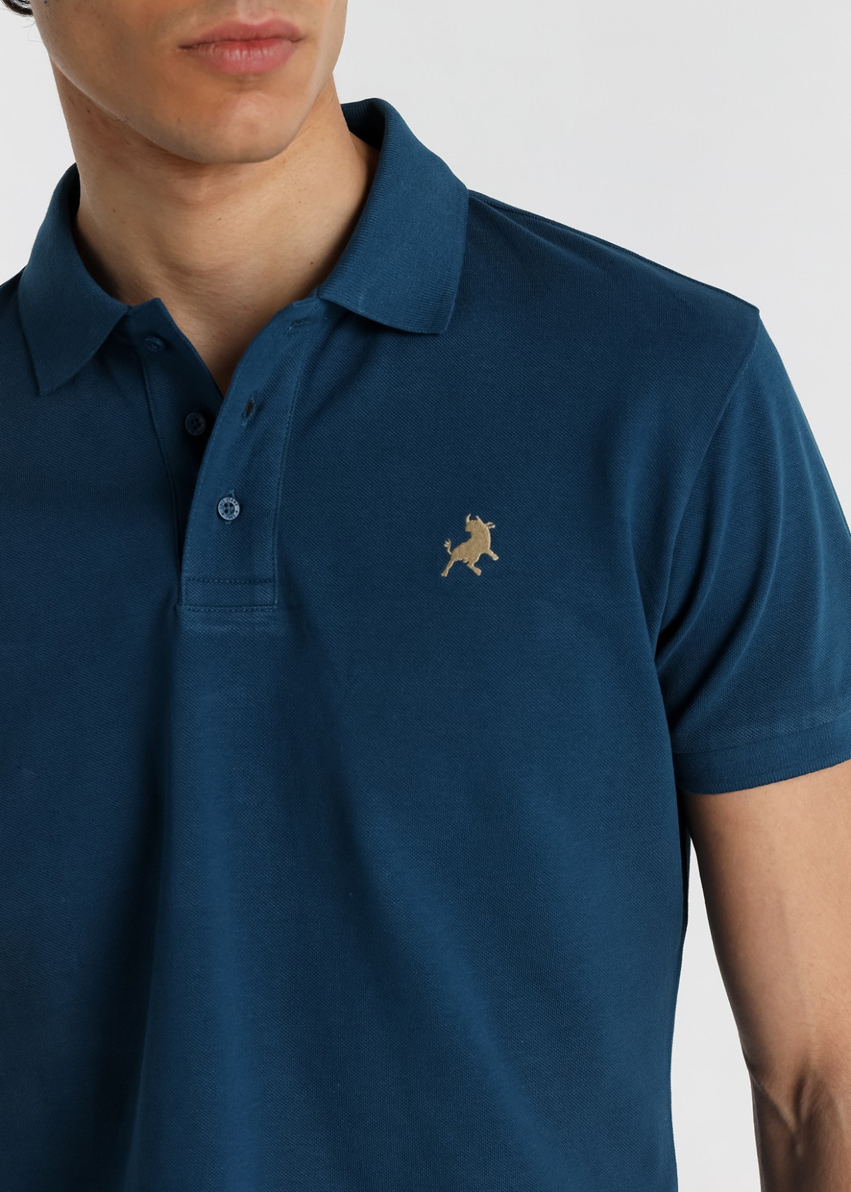 Polo Manga Corta Básico logo contraste azul