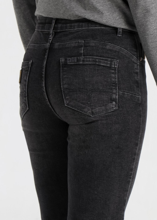 Jeans bootcut cintura baja Lavado Negro