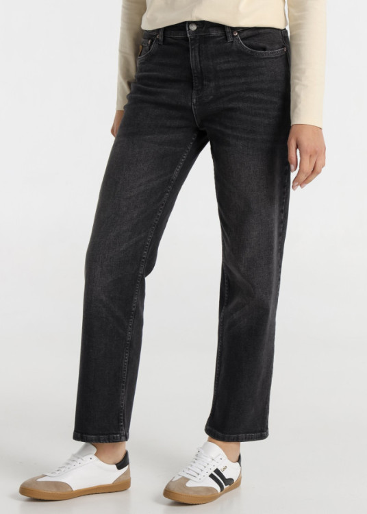 Jeans straigth cintura media Lavado Negro