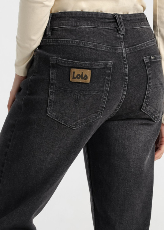 Jeans straigth cintura media Lavado Negro