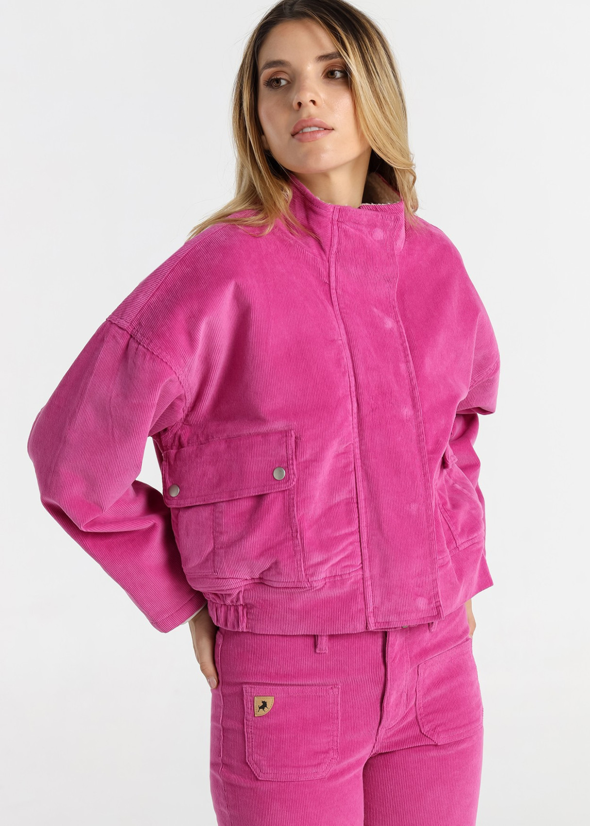 Cazadora corta pana rosa