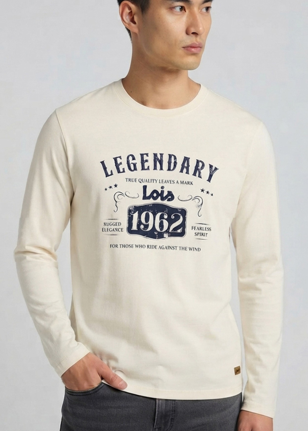 Camiseta Manga Larga Gráfica Legendary beige