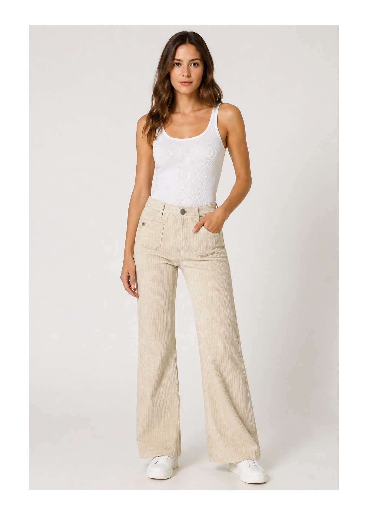 Pantalón bootcut Color Pana Bolsillos De Plastrón beige