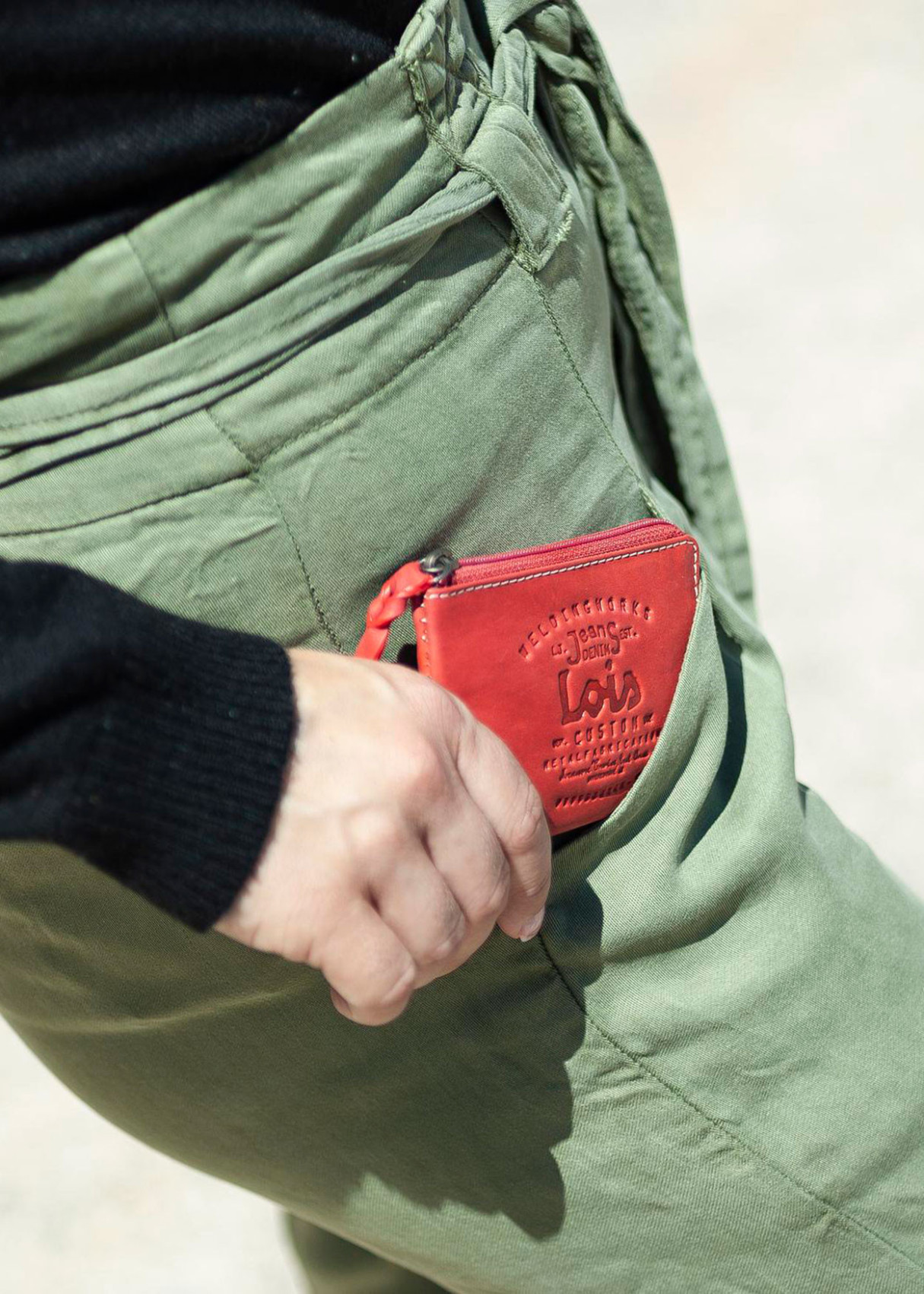 Monedero de cuero vintage rojo