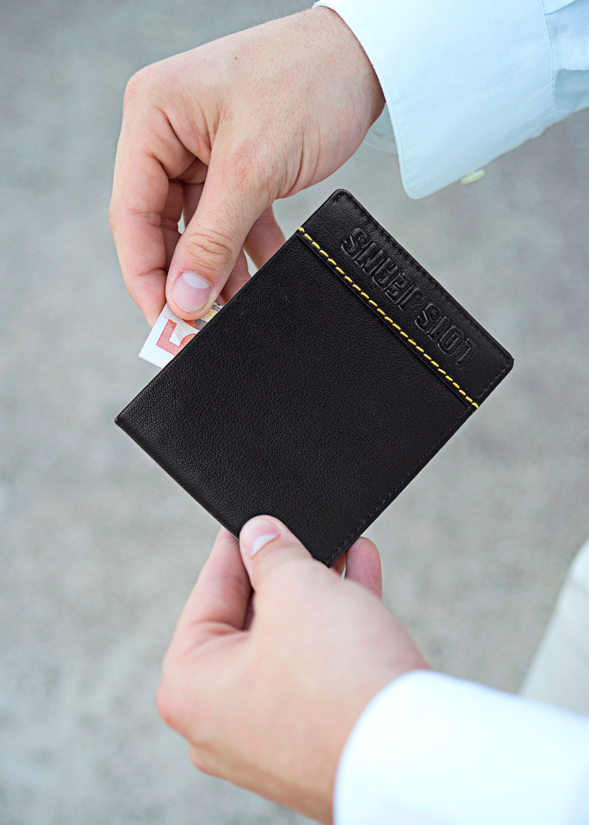 Cartera billetera de piel con compartimento y monedero negra