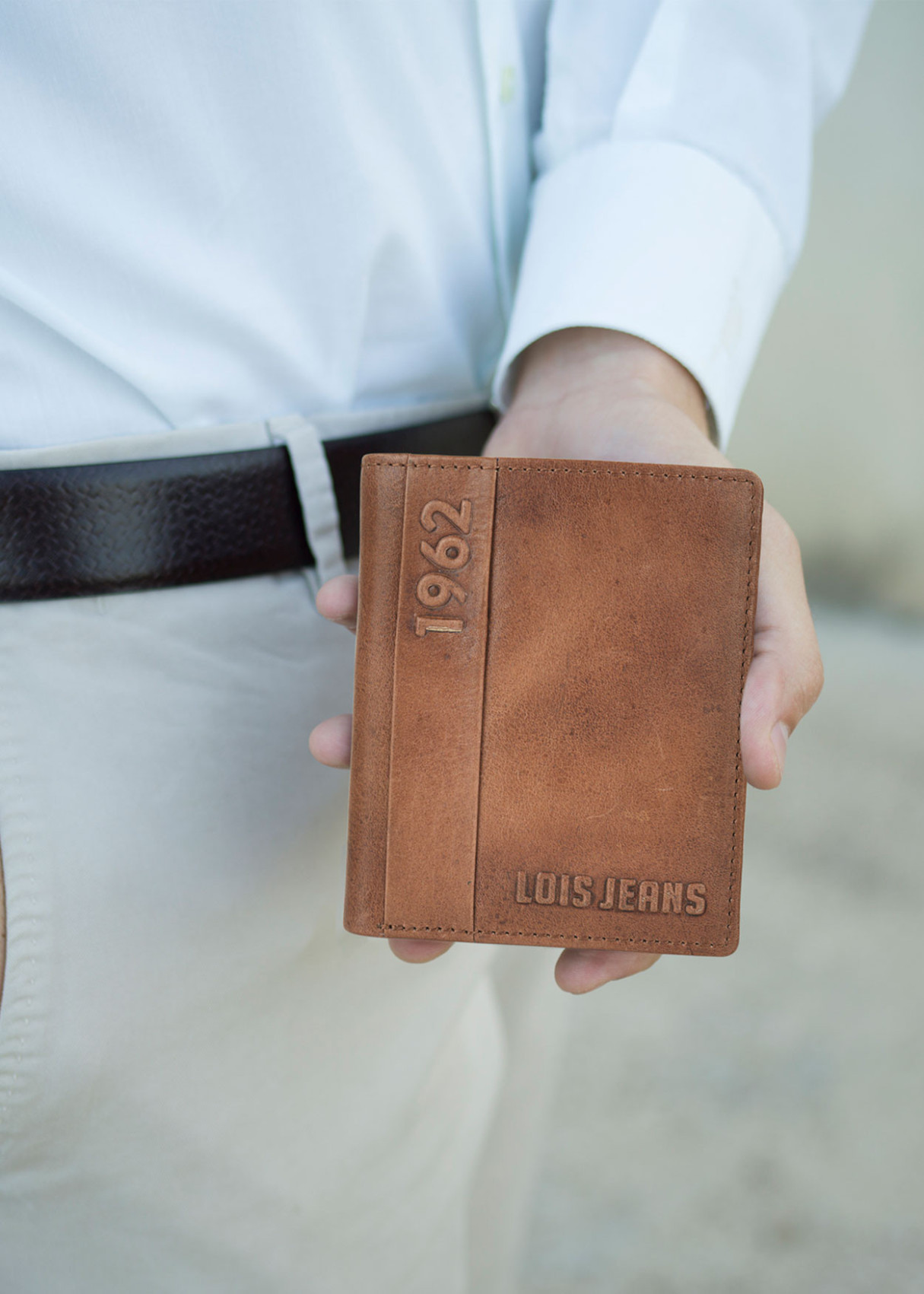 Cartera billetera de piel con monedero y compartimentos de cuero marrón