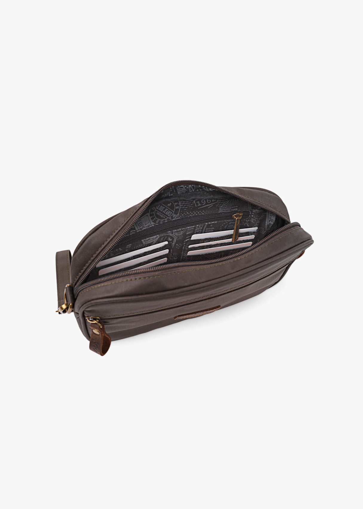 Cartera de mano de lona marrón