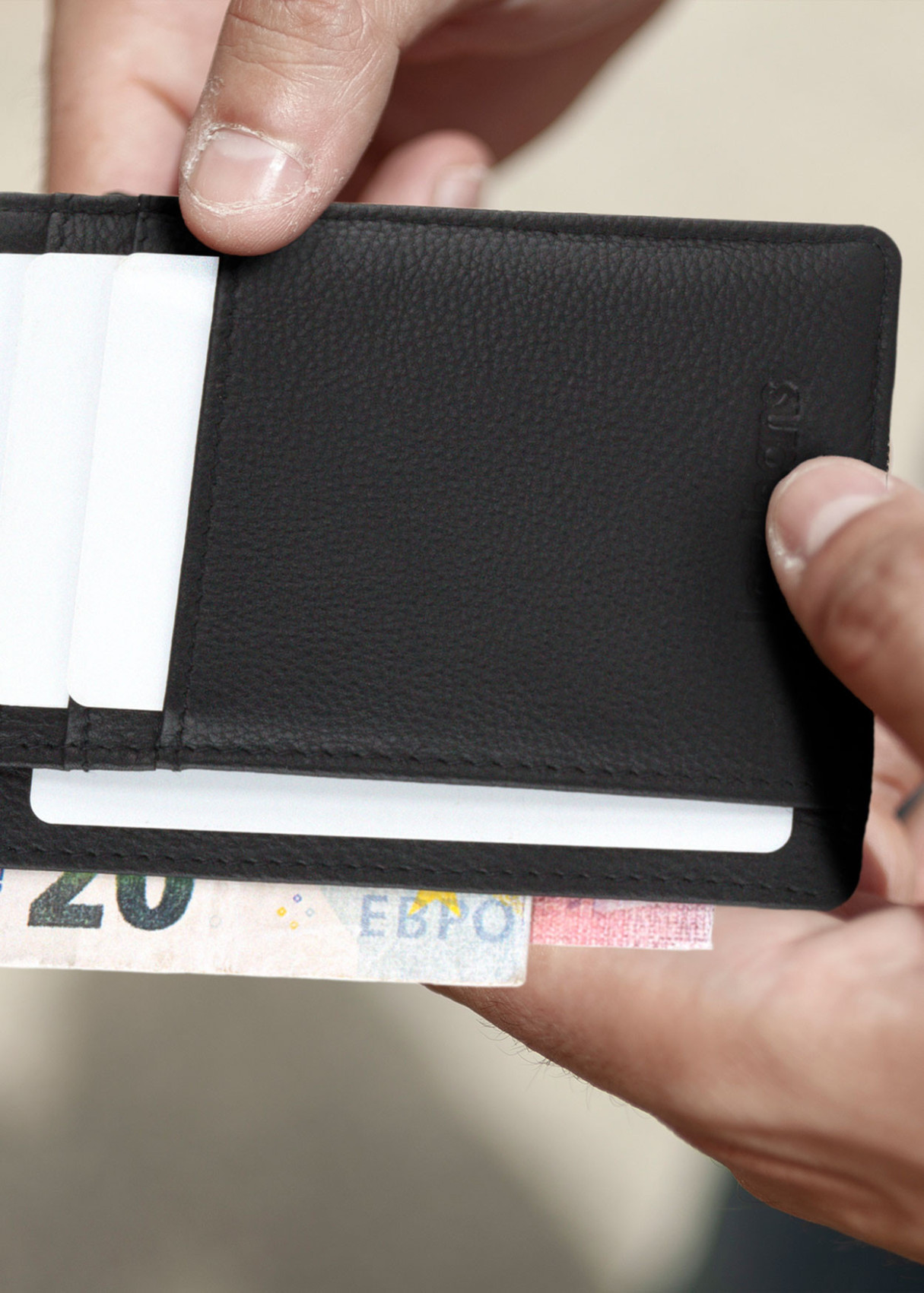 Cartera billetera con tarjetero exterior vertical y monedero negra